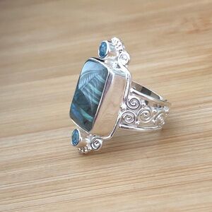 $72  Sajen Estate Ring  925 IN  Size 8  Open Shank